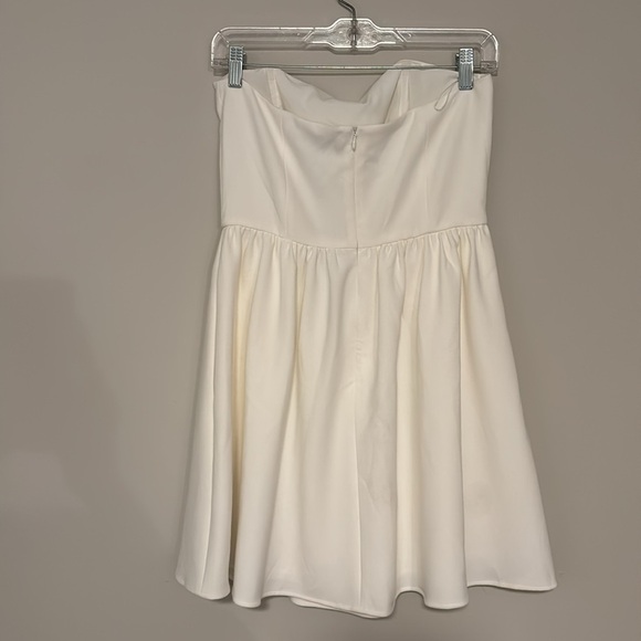 NWT French Connection whisper strapless peplum dress in summer white size 6 - Picture 5 of 6